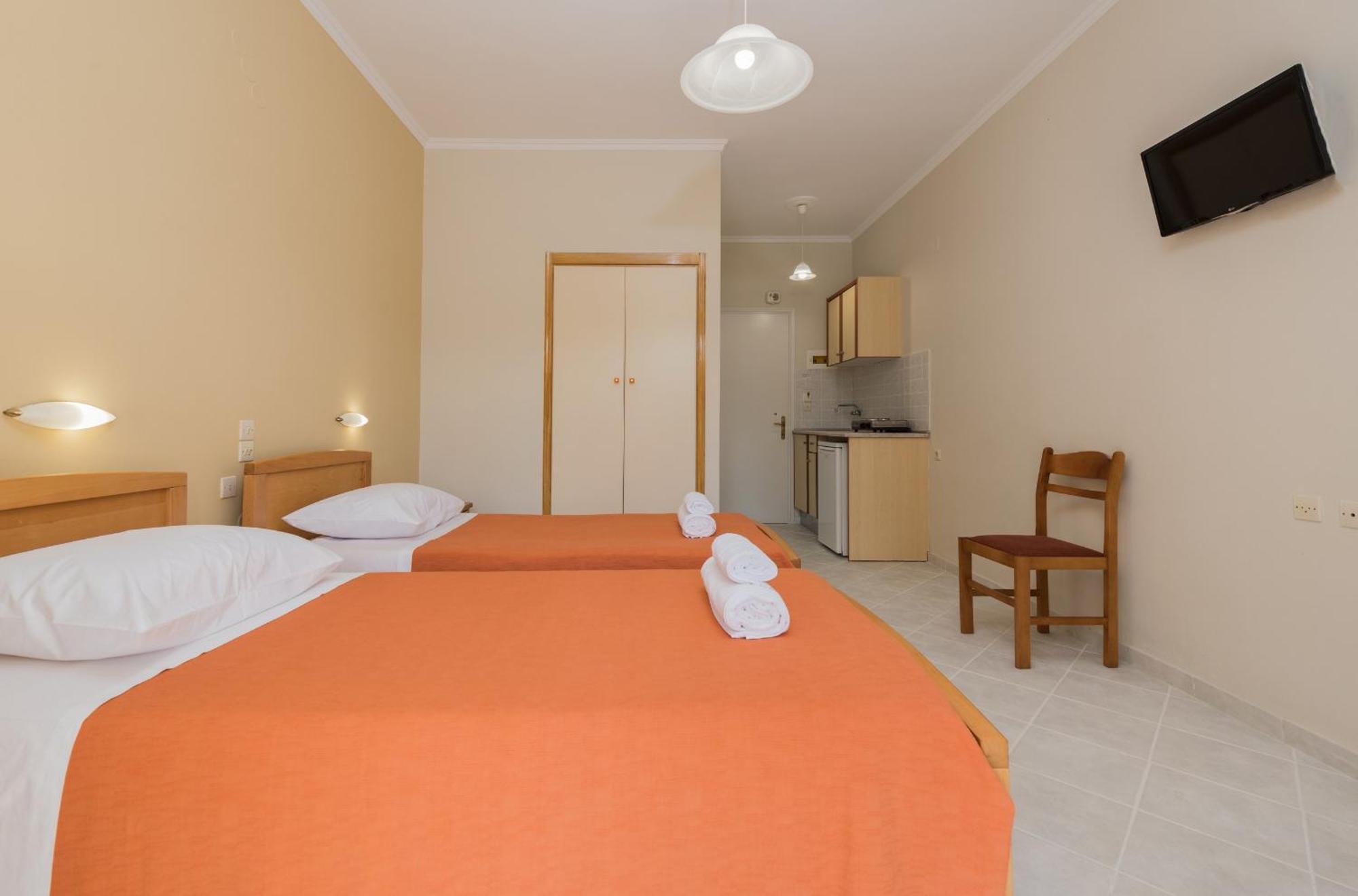 Olga Studios - 3 Планос Номер фото